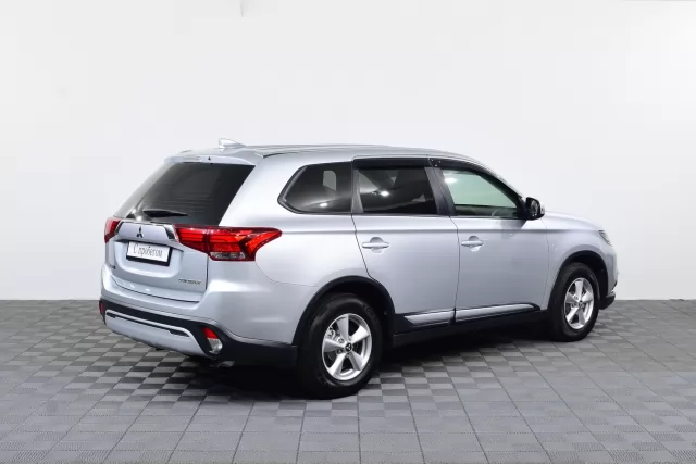 Mitsubishi Outlander 2021